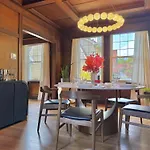 The Colonial At Mount Lebanon By Luxe Pgh